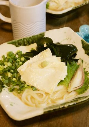 トロッと滑らか♪冷たい湯葉うどん-レシピのメイン写真