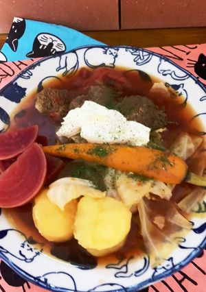 身体に良い♡コロコロお肉と野菜のボルシチ-レシピのメイン写真