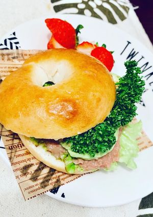 青空メニュー☆ビーフテリーヌベーグルパン-レシピのメイン写真