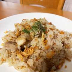 รูปของ 舞茸とチキンのガーリックバターライス