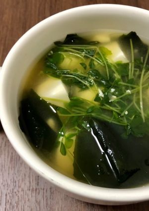 収穫した豆苗さんのお味噌汁-レシピのメイン写真