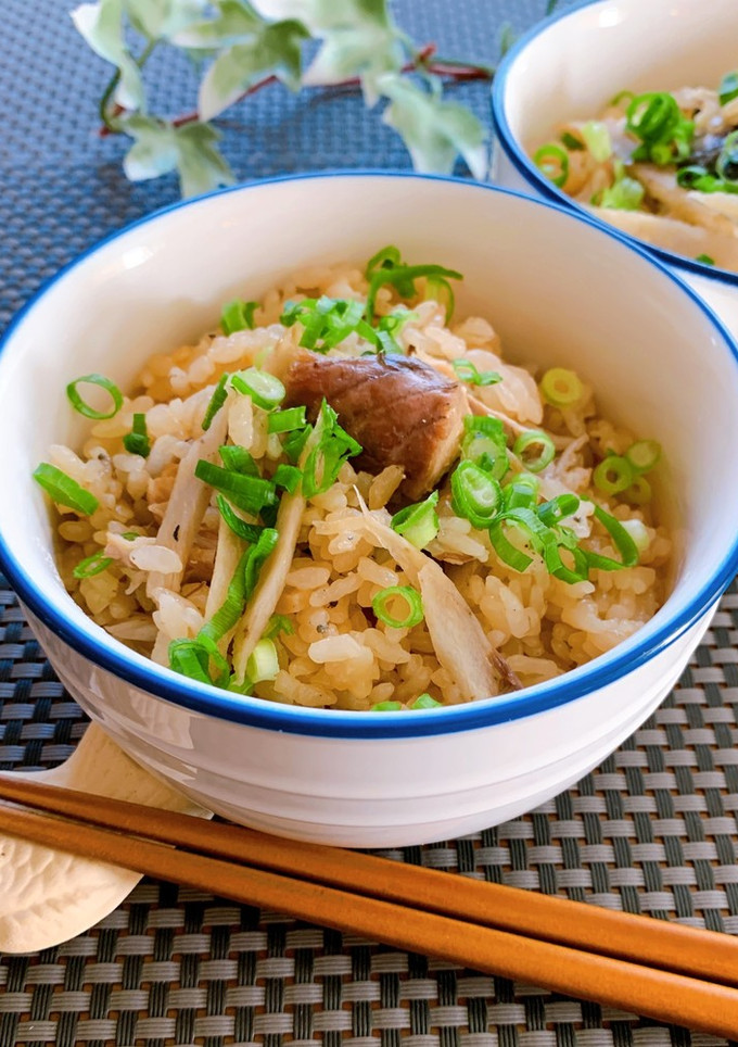 炊飯器で簡単★鯖缶とごぼうの炊き込みご飯-レシピのメイン写真