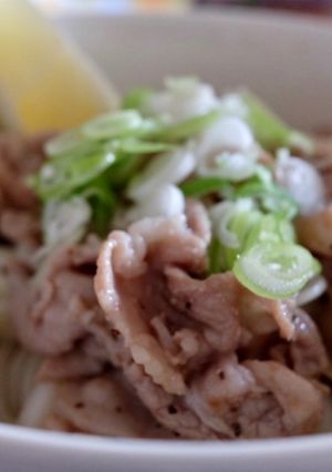 冷たい塩豚おろしぶっかけうどん-レシピのメイン写真