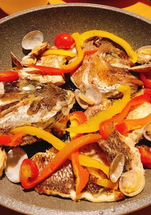 魚介の旨味！真鯛のアクアパッツァ by mocaron211 【クックパッド