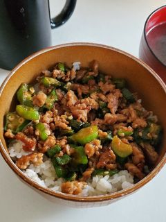 ひき肉オクラ丼-レシピのメイン写真