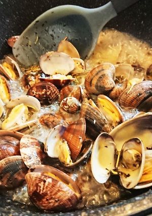 スパイスたっぷりアサリのワイン蒸し-レシピのメイン写真