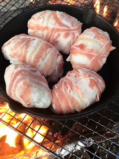 キャンプ飯 スキレットで肉巻きごはん-レシピのメイン写真