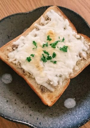 鯖缶で簡単!!さばチーズトースト♪-レシピのメイン写真