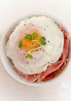 ベーコンエッグ乗せるだけバージョン-レシピのメイン写真