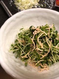 ベビースターで豆苗サラダ-レシピのメイン写真