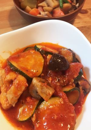 簡単☆ズッキーニと鶏肉のトマト煮-レシピのメイン写真