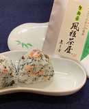 【鮭おにぎり】生茶と時鮭のおにぎり
