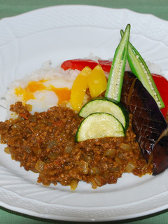 夏野菜をトッピングしたドライキーマカレー-レシピのメイン写真