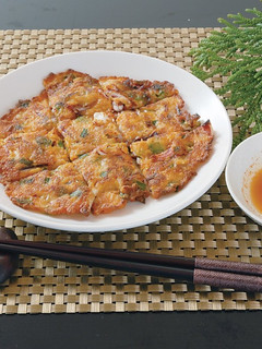 韓国の定番料理イカとニラのチジミ-レシピのメイン写真