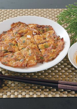 韓国の定番料理イカとニラのチジミ-レシピのメイン写真
