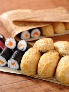 【昭和弁当】いなり寿司と海苔巻き弁当-レシピのメイン写真