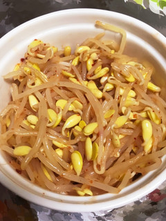 材料は3つだけ!豆もやしのキムチあえ-レシピのメイン写真
