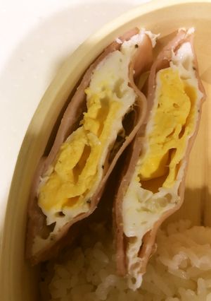 簡単!レンジでハムエッグ-レシピのメイン写真