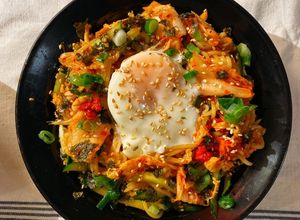 超ヘルシー！蒟蒻麺の甘辛温玉ビビン麺-レシピのメイン写真