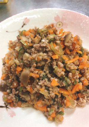 にんじんとしめじの甘辛そぼろ-レシピのメイン写真