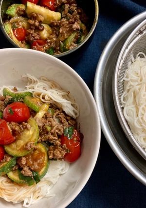 夏におすすめ！ピリ辛スタミナそうめん-レシピのメイン写真