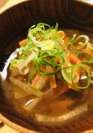白だしで作る根菜たくさんのシンプル味噌汁-レシピのメイン写真