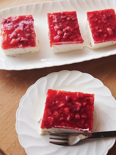 レアチーズ★焼かないケーキ★いちごソース-レシピのメイン写真