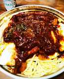 鶏むね肉とチーズ入りトマトソースパスタ