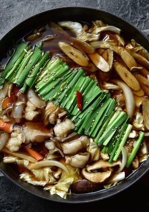 醤油だしで野菜を食べるもつ鍋-レシピのメイン写真