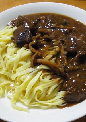 牛すね肉ときのこのシチューパスタ-レシピのメイン写真