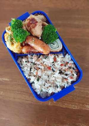 有り合わせ、でも、盛りだくさん弁当♪-レシピのメイン写真