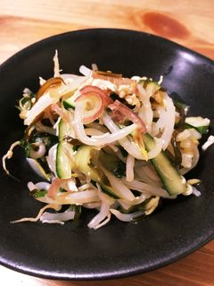 簡単☆蒸し鶏のミョウガと大葉の塩昆布和え-レシピのメイン写真