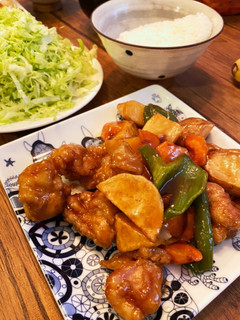 豪快に肉を食べる黒酢鶏-レシピのメイン写真