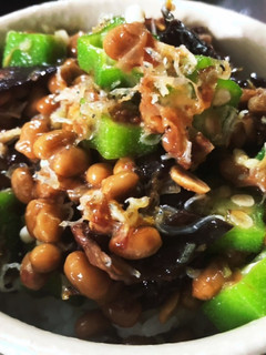 きくらげ、納豆、オクラのネバネバ丼-レシピのメイン写真