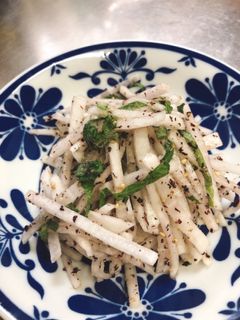 大根と大葉のゆかり和え-レシピのメイン写真