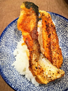鮭ハラス切り落とし焼きと白ご飯-レシピのメイン写真