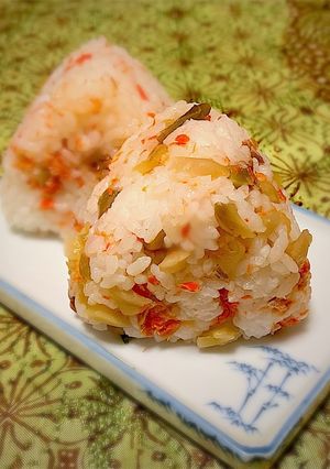 【鮭おにぎり】びっくり美味いザーサイ混ぜ-レシピのメイン写真