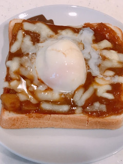 余ったカレーで、温玉カレートースト!-レシピのメイン写真