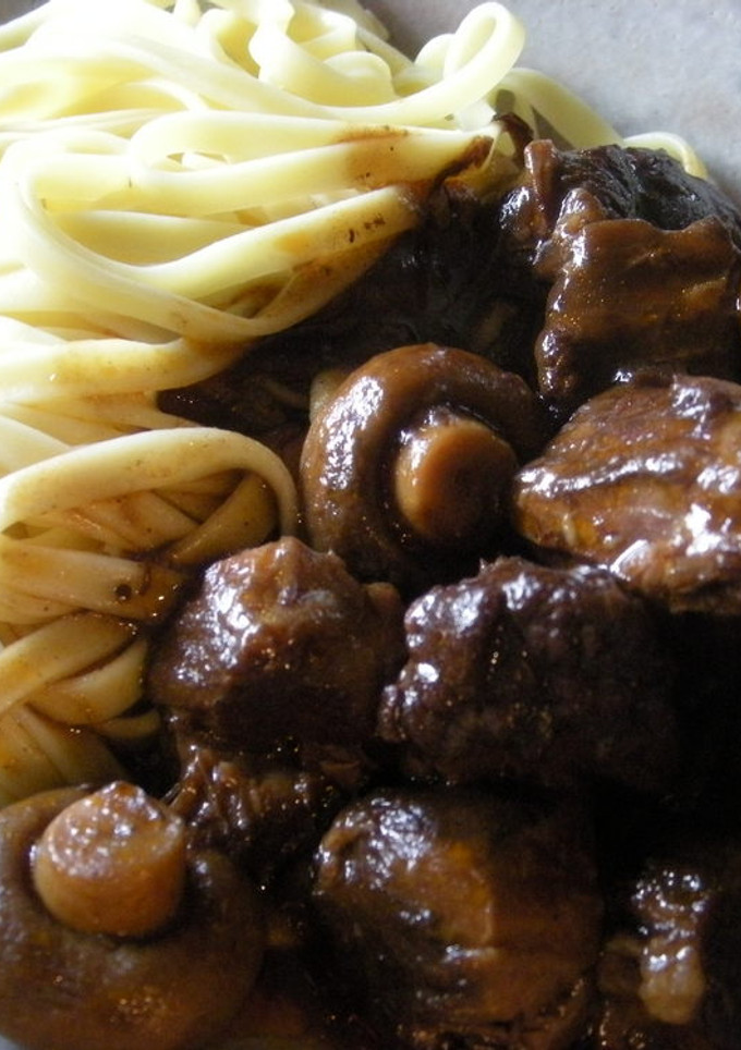 デミ缶で簡単♪牛肉ときのこの赤ワイン煮-レシピのメイン写真