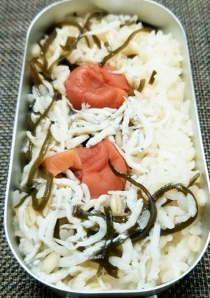 梅しらす塩昆布の炊き込みご飯-レシピのメイン写真