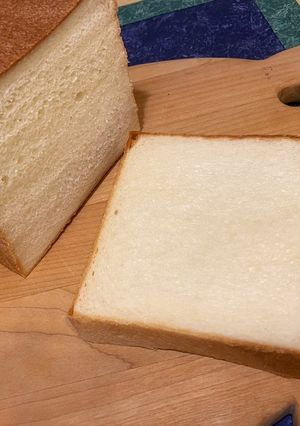 キューブ型のふわふわ角食パン-レシピのメイン写真