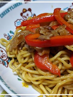 子供も大好き!パプリカの甘辛焼きそば-レシピのメイン写真