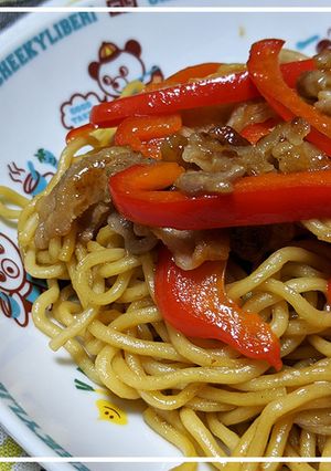 子供も大好き！パプリカの甘辛焼きそば-レシピのメイン写真