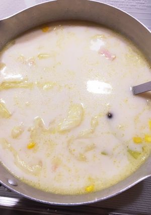 キャベツ、ベーコン、きのこのミルクスープ-レシピのメイン写真