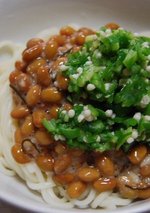 ごと納豆とオクラのネバネバうどん-レシピのメイン写真