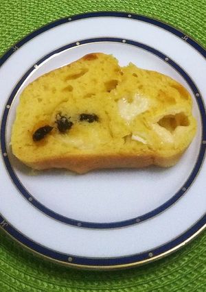 カマンベールとラムレーズンのケークサレ-レシピのメイン写真