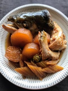 鮭のアラ、セロリ煮-レシピのメイン写真
