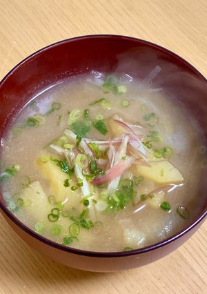 簡単！ミョウガとじゃがいもの味噌汁-レシピのメイン写真