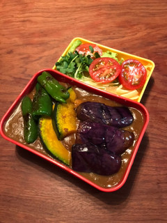 お弁当・・114焼き野菜乗せチキンカレー-レシピのメイン写真