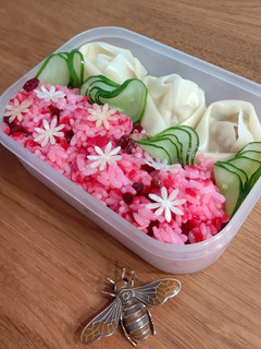 餃子の皮で可愛い小花-レシピのメイン写真